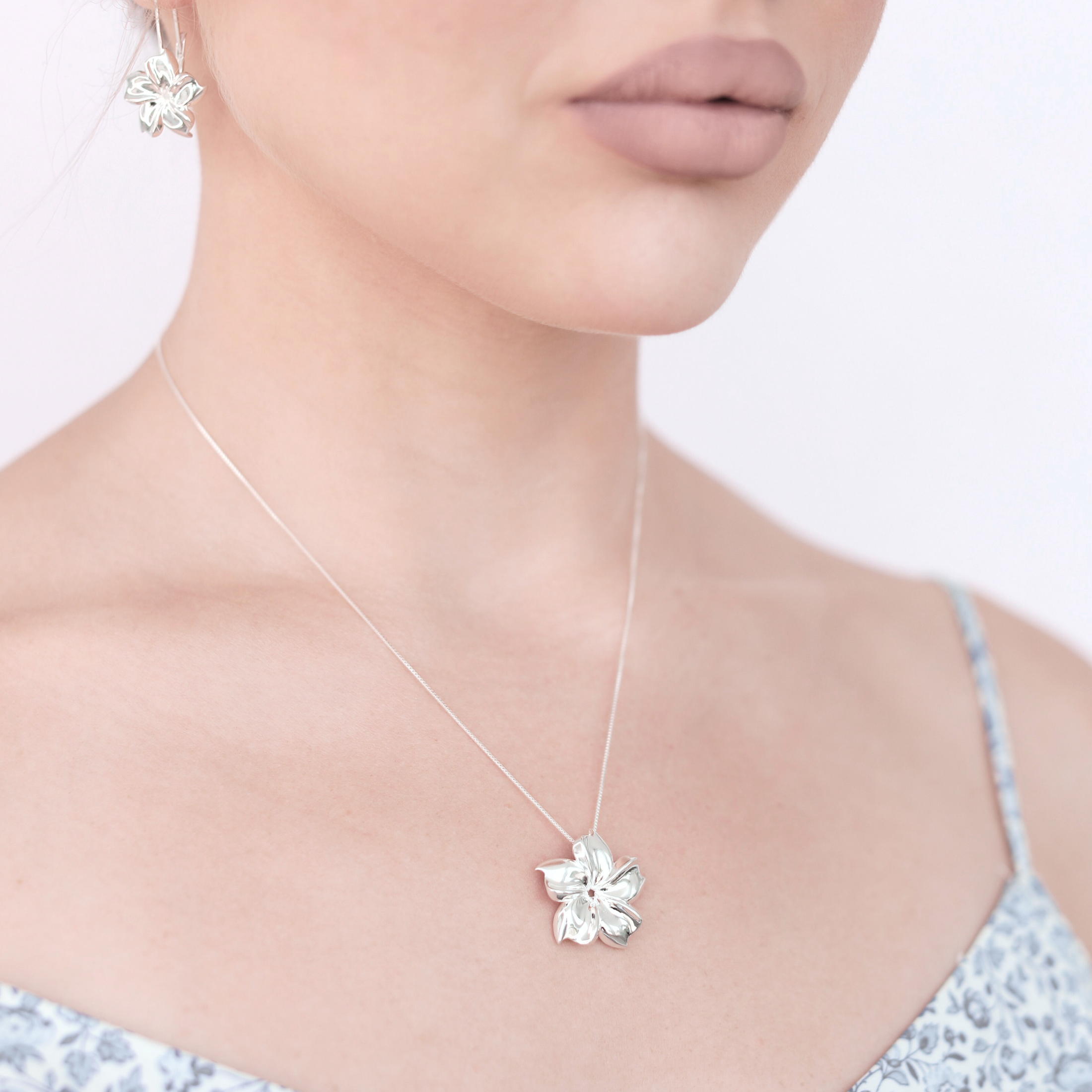 Carre Chain